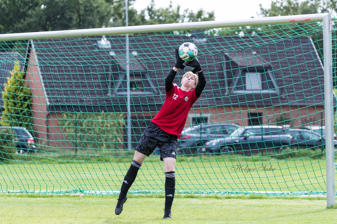 Bild 51 - F SV Boostedt - SV Fortuna St. Juergen : Ergebnis: 2:1